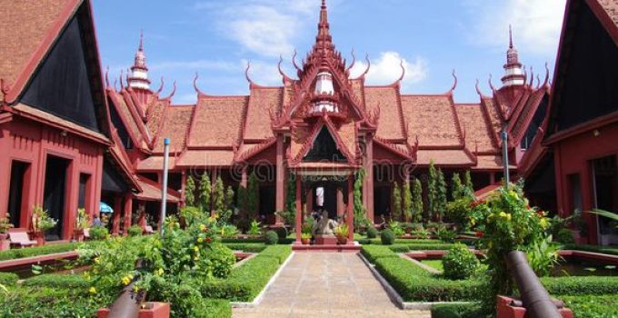 Menjelajahi Kota Thmar Pouk Kamboja