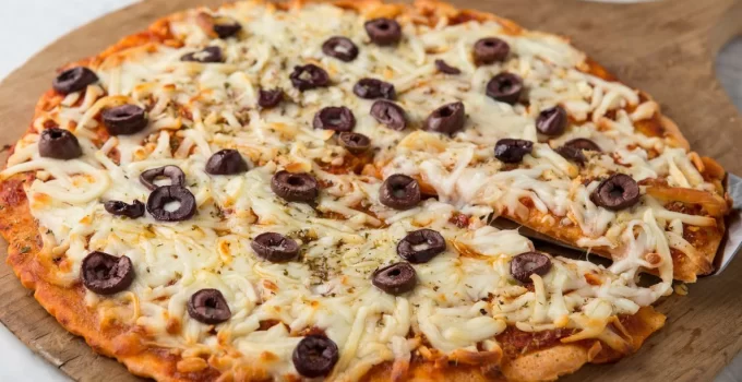 Olive Pizza Perfection: Savor the Delightful Fusion of Flavors and Irresistible Aroma