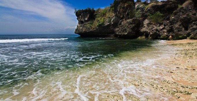 Pantai Balangan: Surga Tersembunyi Bali yang Bikin Jatuh Cinta Sejak Pandangan Pertama