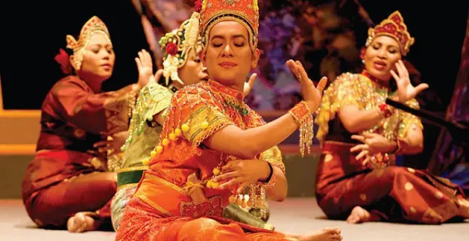 Tarian Adat Melayu: Keindahan dan Pesona Budaya yang Mendunia