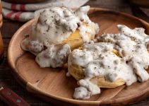 Biscuit n Gravy: Sajian Klasik Amerika yang Menggugah Selera Biscuit n Gravy: Sajian Klasik Amerika yang Menggugah Selera