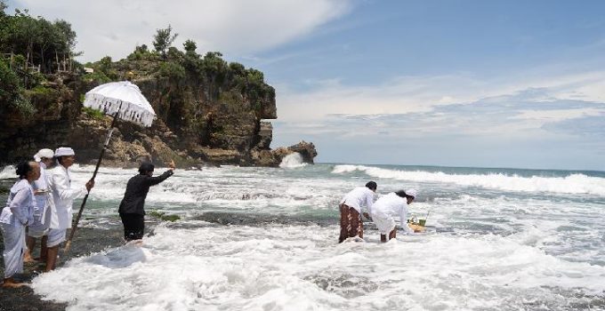 Pantai Gunungkidul: Surga Tersembunyi dengan Sentuhan Alam yang Menenangkan