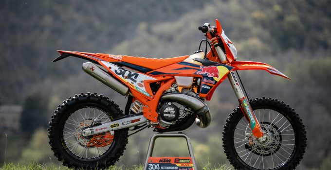 KTM 300 EXC: Monster Trail yang Siap Menaklukkan Medan Ekstrem