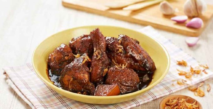 Resep Semur Ayam: Kehangatan Rumah yang Terasa di Setiap Suapan
