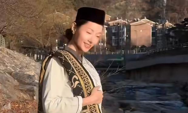 Gaya Lebaran Lucinta Luna