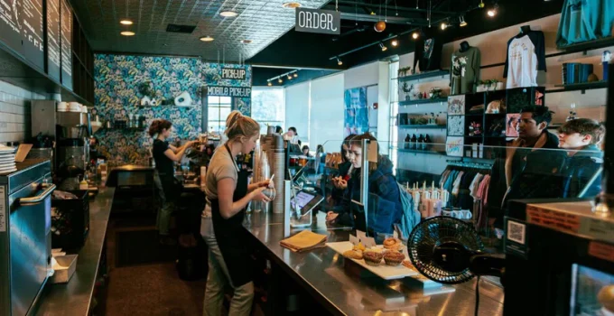 Coffee Shop: Tempat Sederhana yang Menyimpan Cerita, Inspirasi, dan Kehangatan