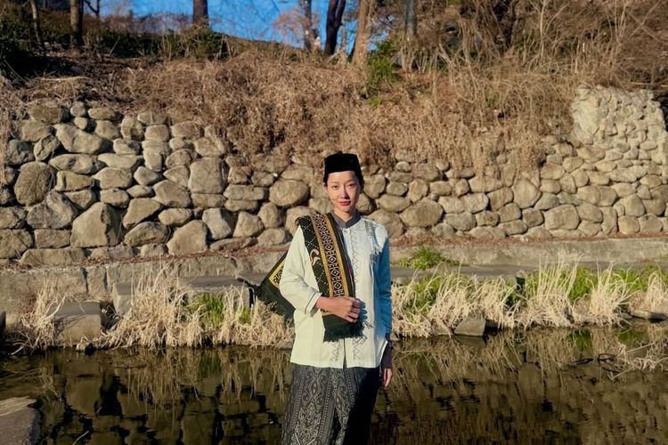 Gaya Lebaran Lucinta Luna