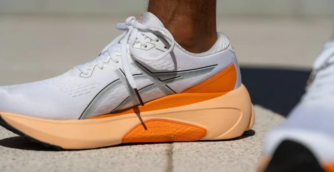 Review Asics Kayano 30: Sepatu Lari Paling Stabil dan Nyaman