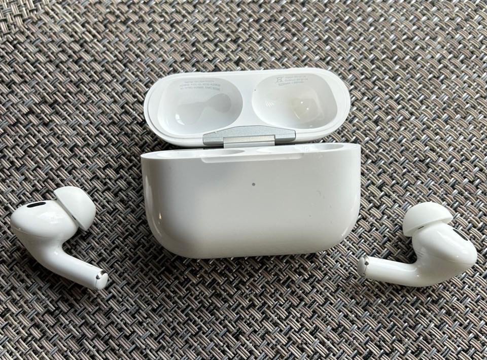 Desain Familiar airpod pro 2