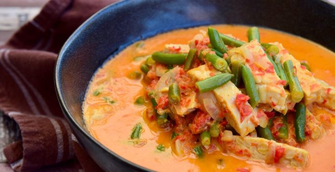 Kari Tempe Super Lembut yang Menghangatkan Hati dan Meleleh di Lidah