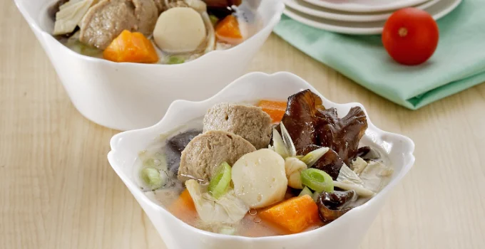 Sop Bakso Kembang Tahu: Kehangatan Sederhana yang Selalu Menggugah Rasa