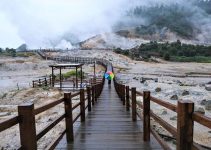 Kawah Sikidang, Pesona Alam Mistis yang Membuat Dataran Tinggi Dieng Selalu Dirindukan