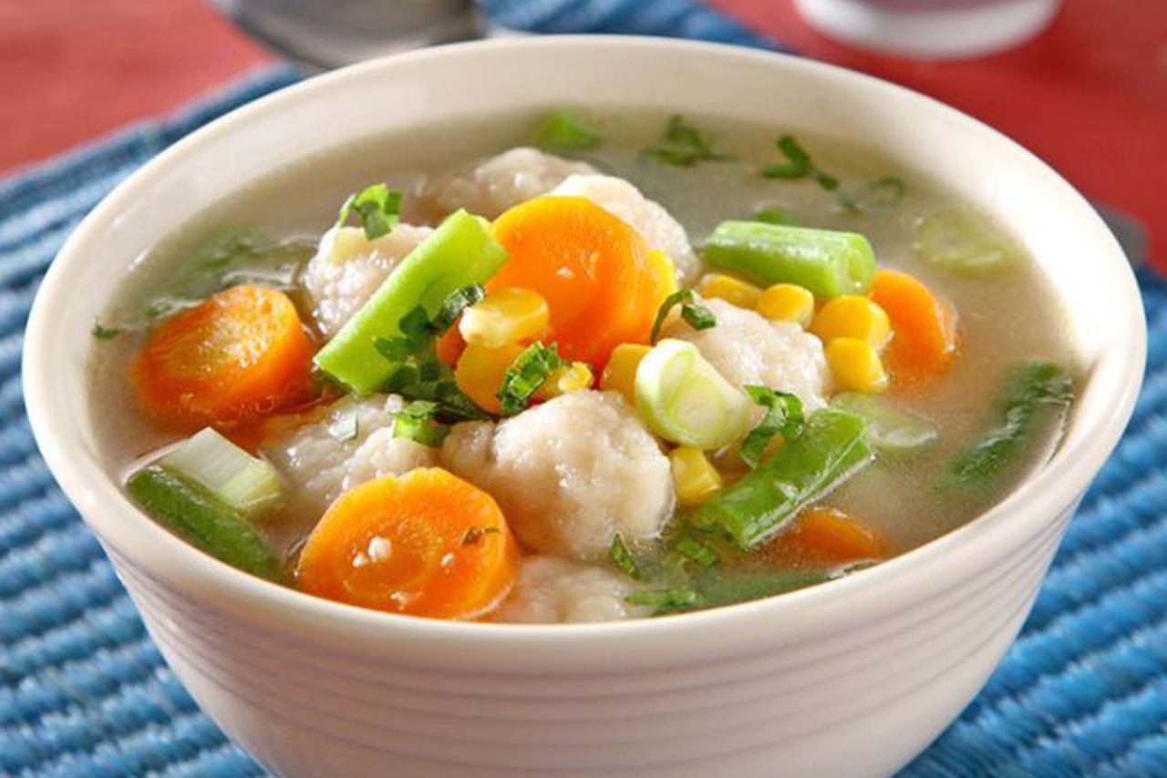 Cara Membuat Sayur Sop Bakso yang Gurih dan Segar