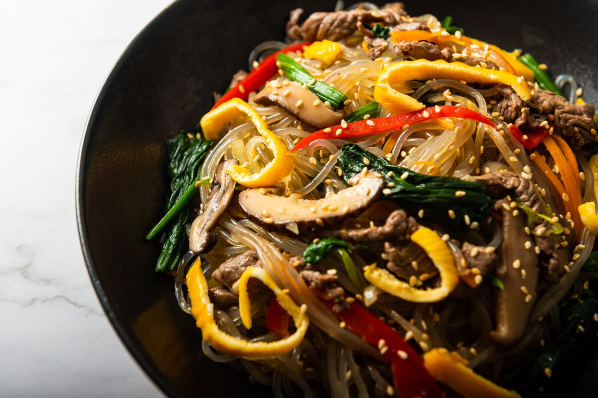 Mengenal Japchae yang Kaya Warna dan Rasa