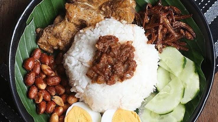 Sekilas Tentang Nasi Gemuk dan Asal-usulnya