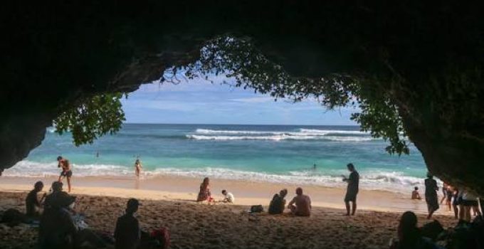 Pantai Gunung Payung, Pesona Tersembunyi Bali yang Menghadirkan Kedamaian Alam