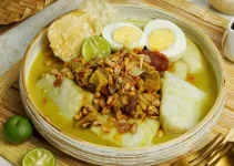 Lontong Kari, Sajian Gurih Berkuah yang Selalu Menggoda Selera Lontong Kari, Sajian Gurih Berkuah yang Selalu Menggoda Selera