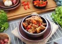 Oseng Mercong, Sensasi Pedas Membara yang Bikin Nafsu Makan Makin Menggila