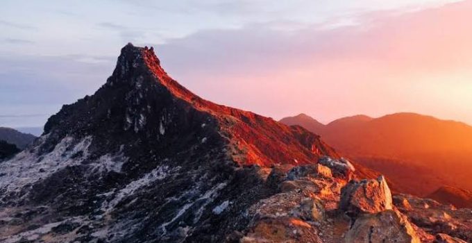 Hike Sibayak Mount, Petualangan Menaklukkan Pesona Gunung Api dengan Panorama Menakjubkan